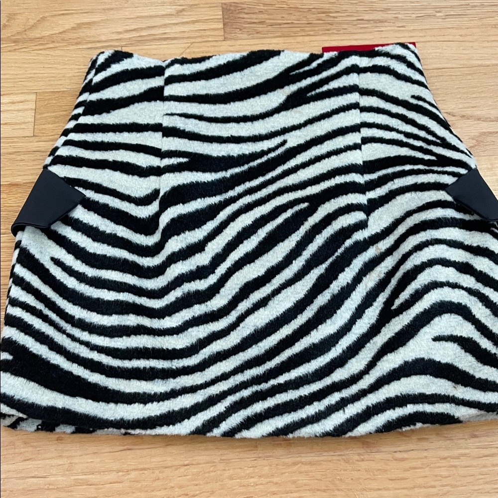 Chic Zebra Pattern Mini Skirt - Picture 13 of 14